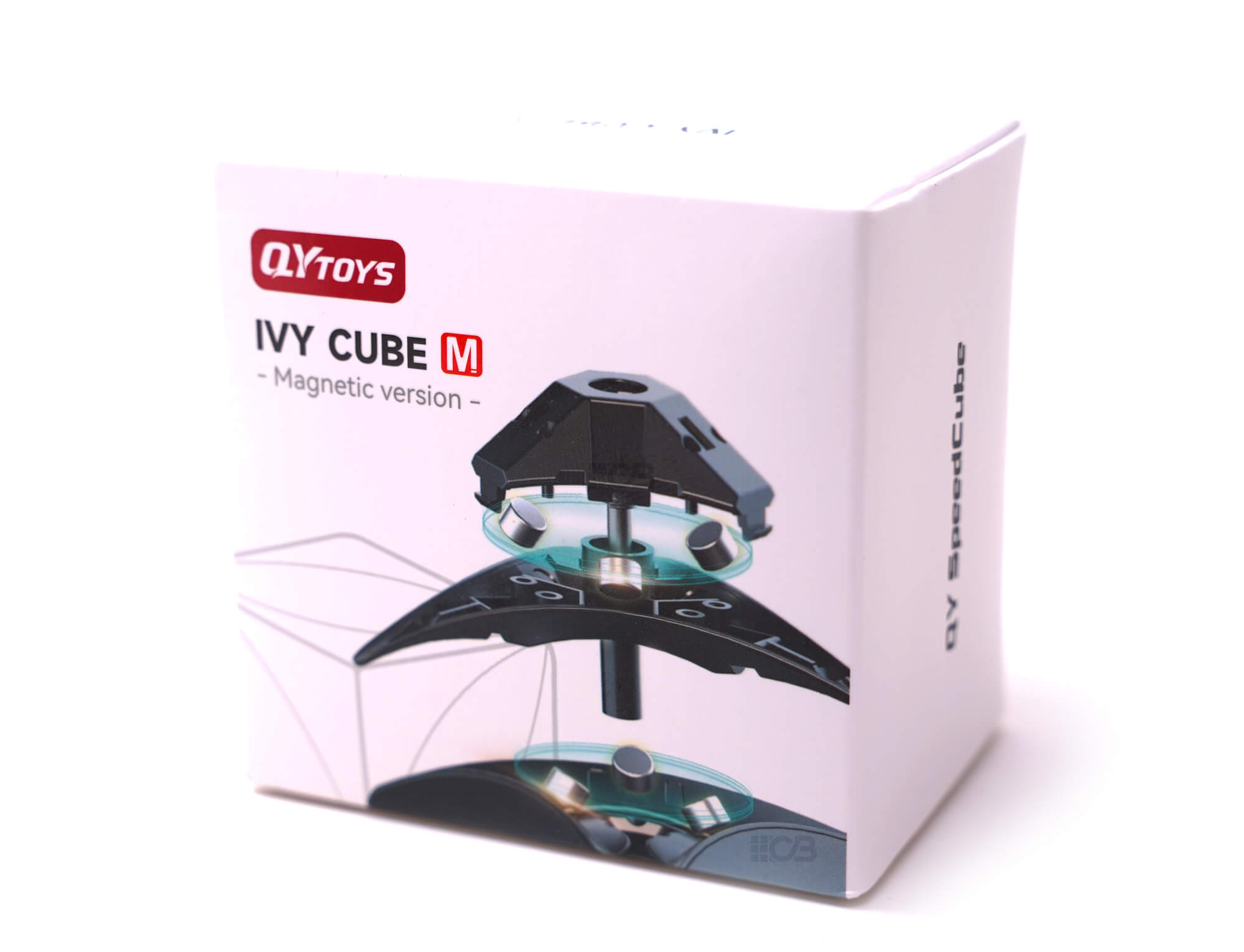 Ivy Cube Magnético QiYi em ângulo lateral destacando o formato assimétrico