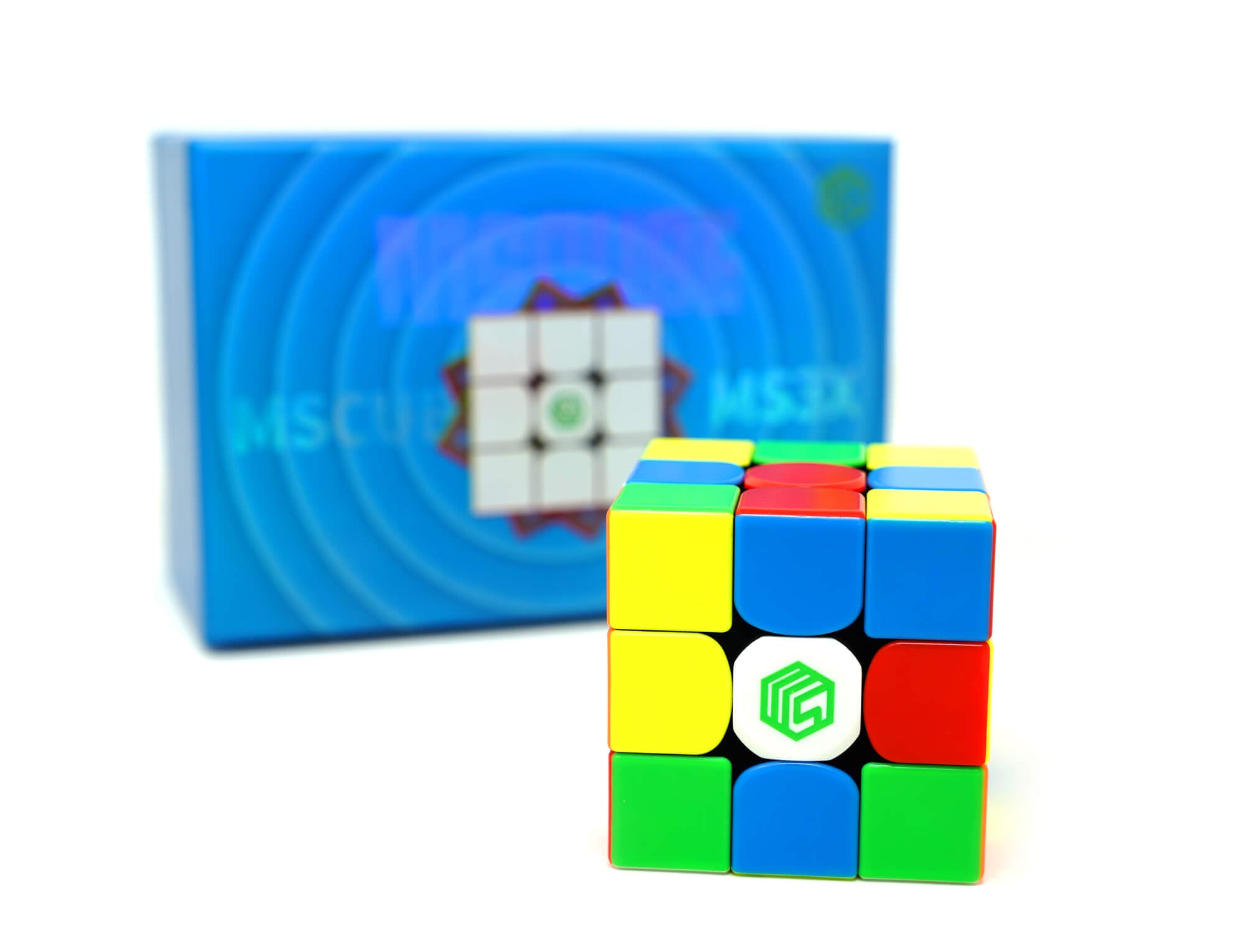 Cubo Mágico 3x3 MSCube MS3X Magnético — posição de resolução em mãos