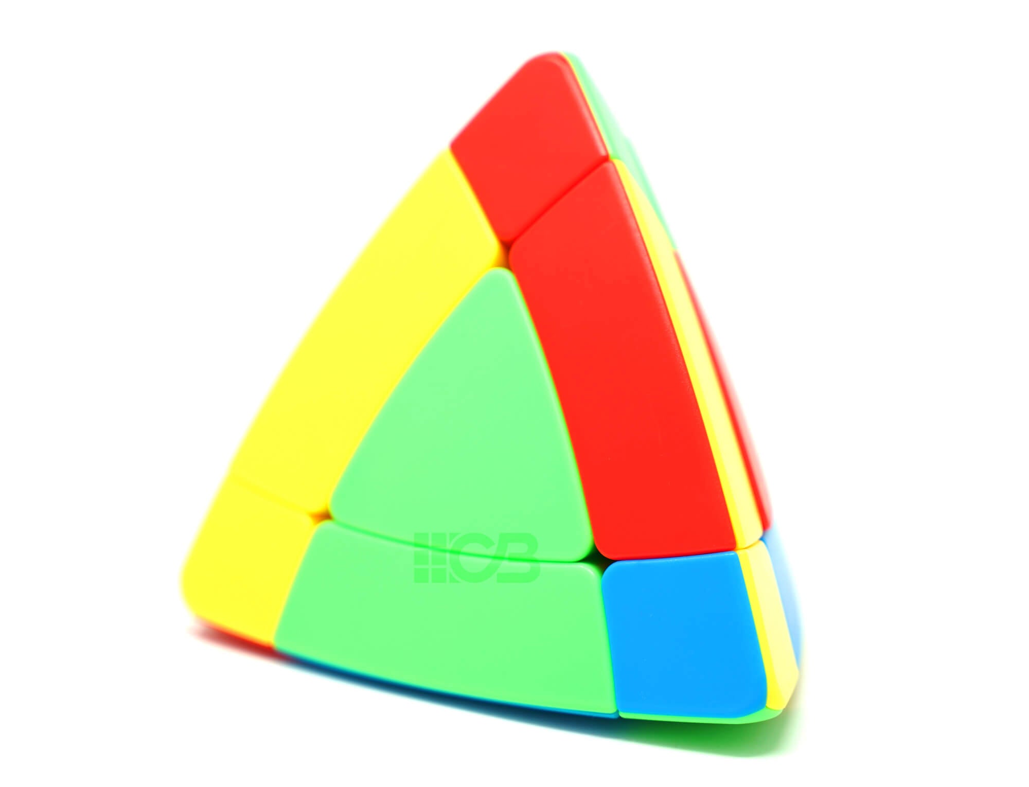 Pyraminx Jing Tower SengSo ângulo lateral destacando as peças centrais e as pontas coloridas