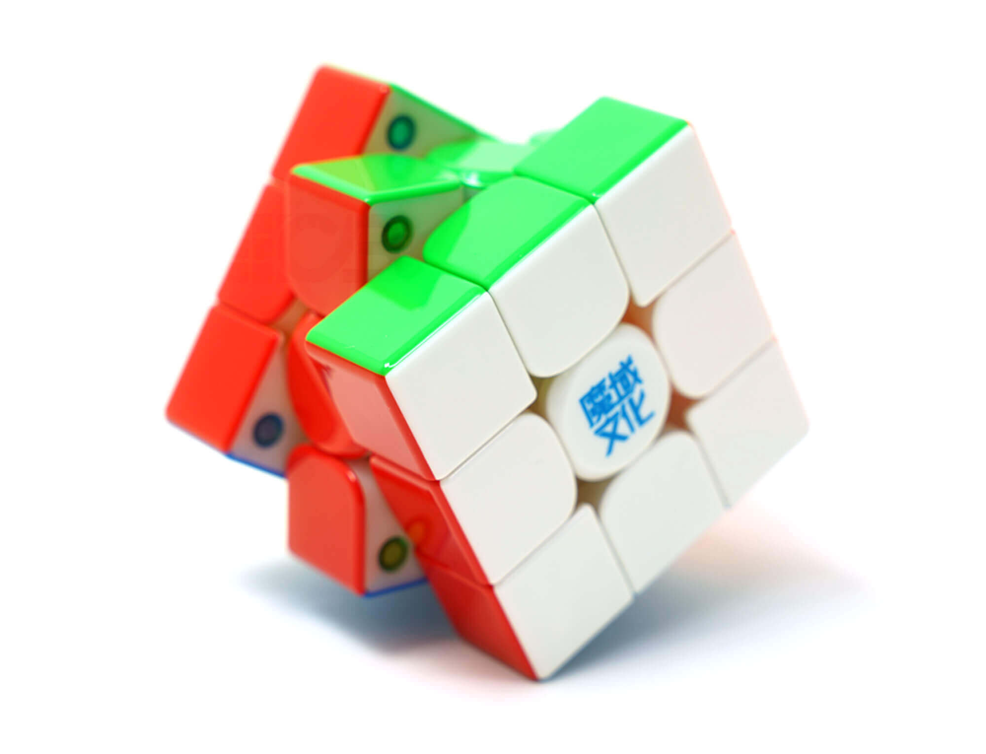 Cubo WRM V11 aberto mostrando o núcleo Ball Core e os ímãs internos