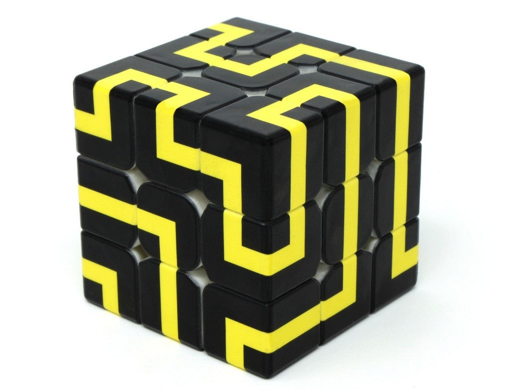 Cubo Mágico Maze parcialmente girado evidenciando o alinhamento dos caminhos do labirinto