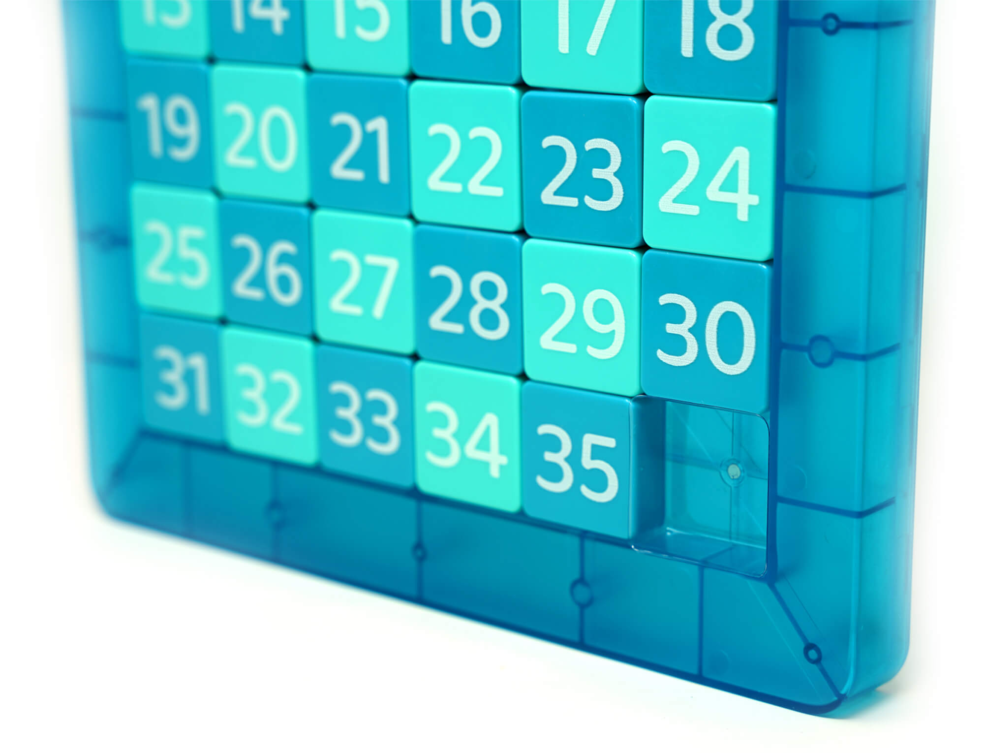 Vista traseira do Racha Cuca 6x6 Magnético QiYi com acabamento azul transparente