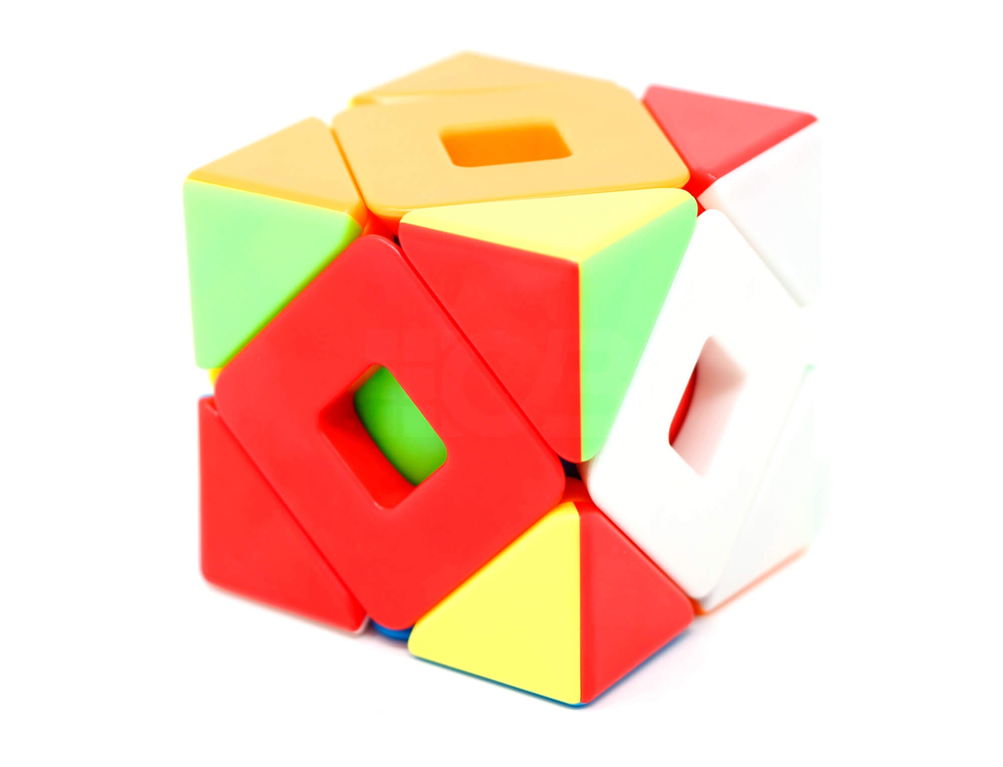 Double Skewb Meilong MoYu stickerless — visão geral do puzzle montado sobre superfície neutra