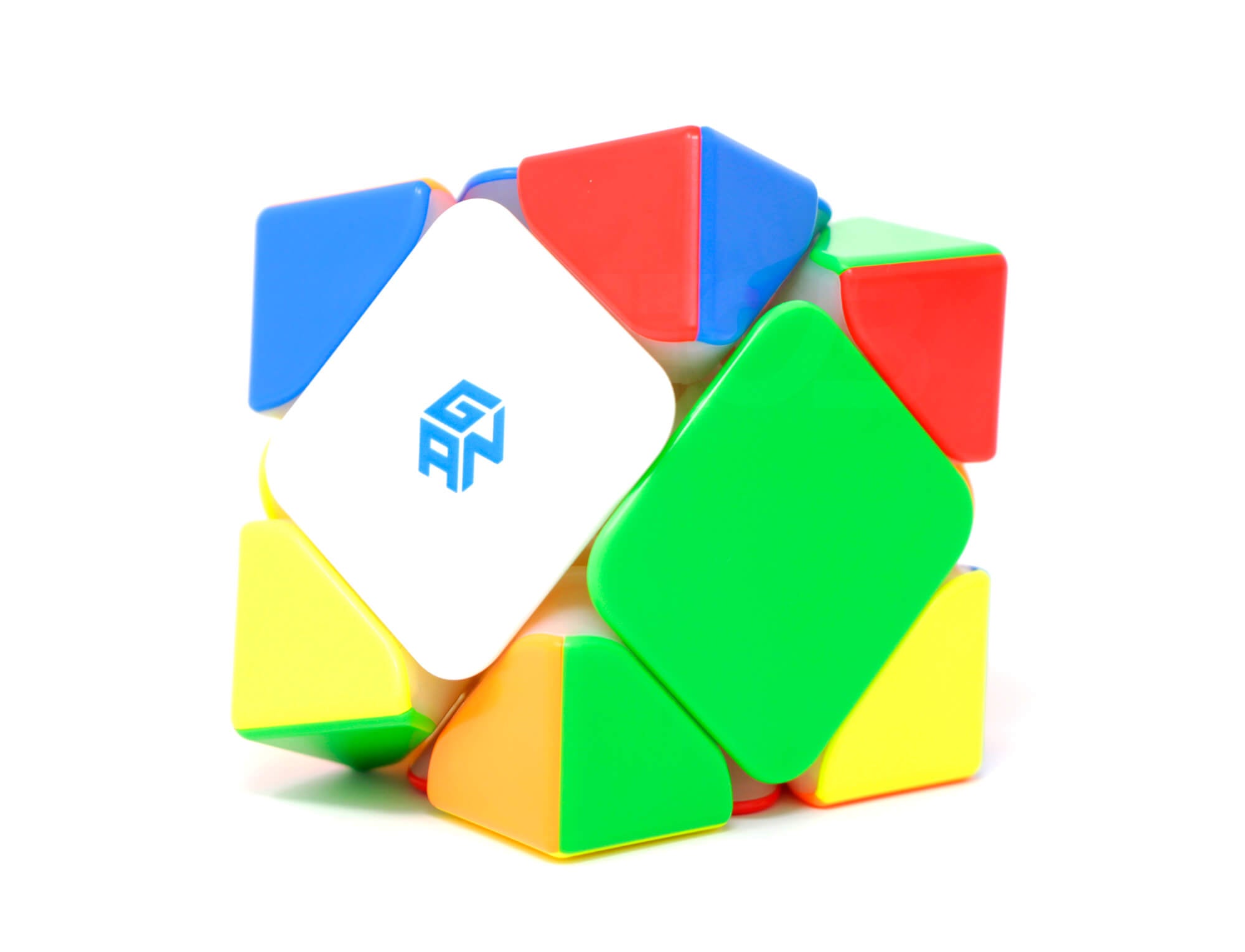 Skewb Magnético GAN stickerless em posição frontal mostrando o mecanismo de rotação diagonal