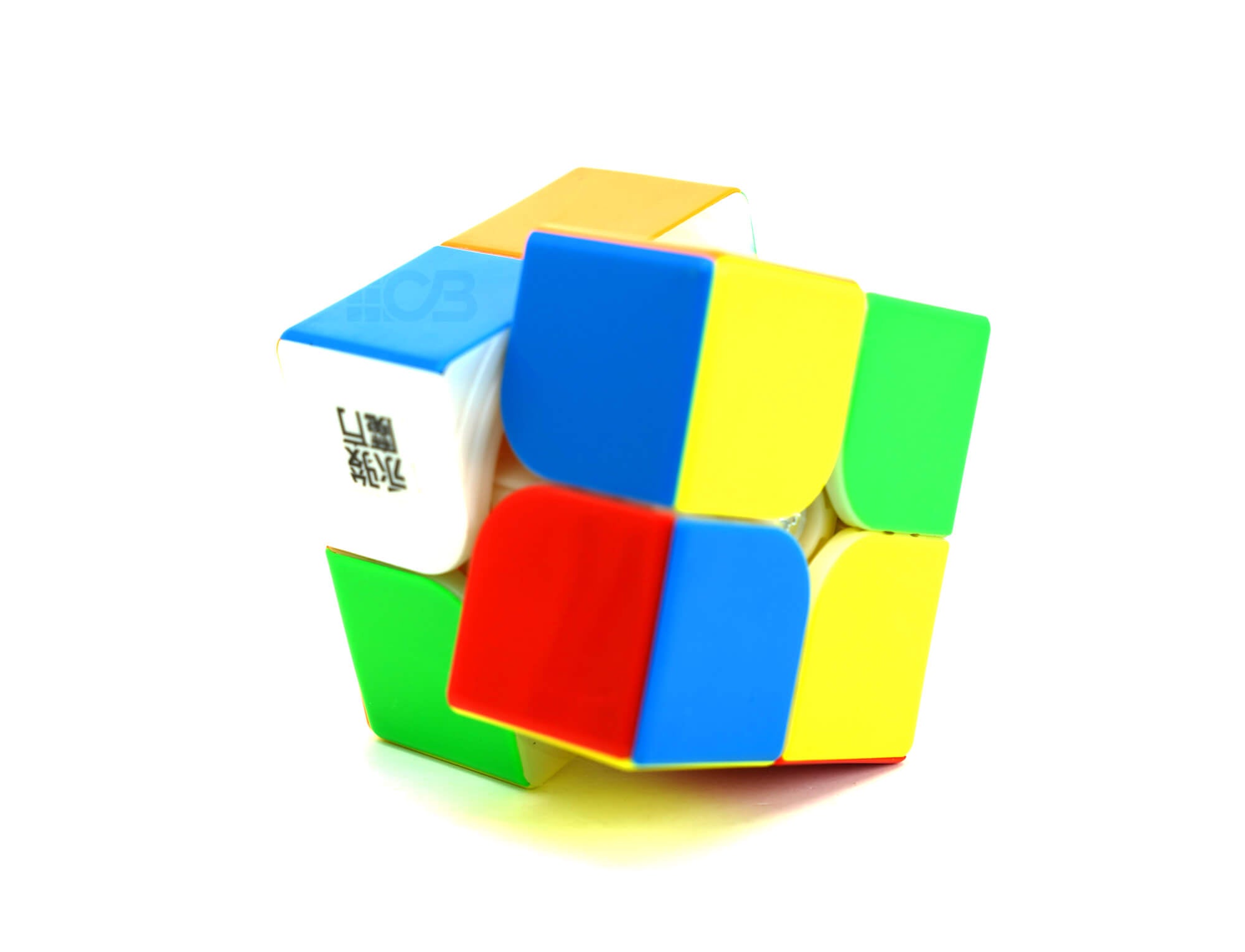 Cubo Mágico 2x2 YJ YuPo V2 Magnético stickerless — vista frontal mostrando as peças coloridas