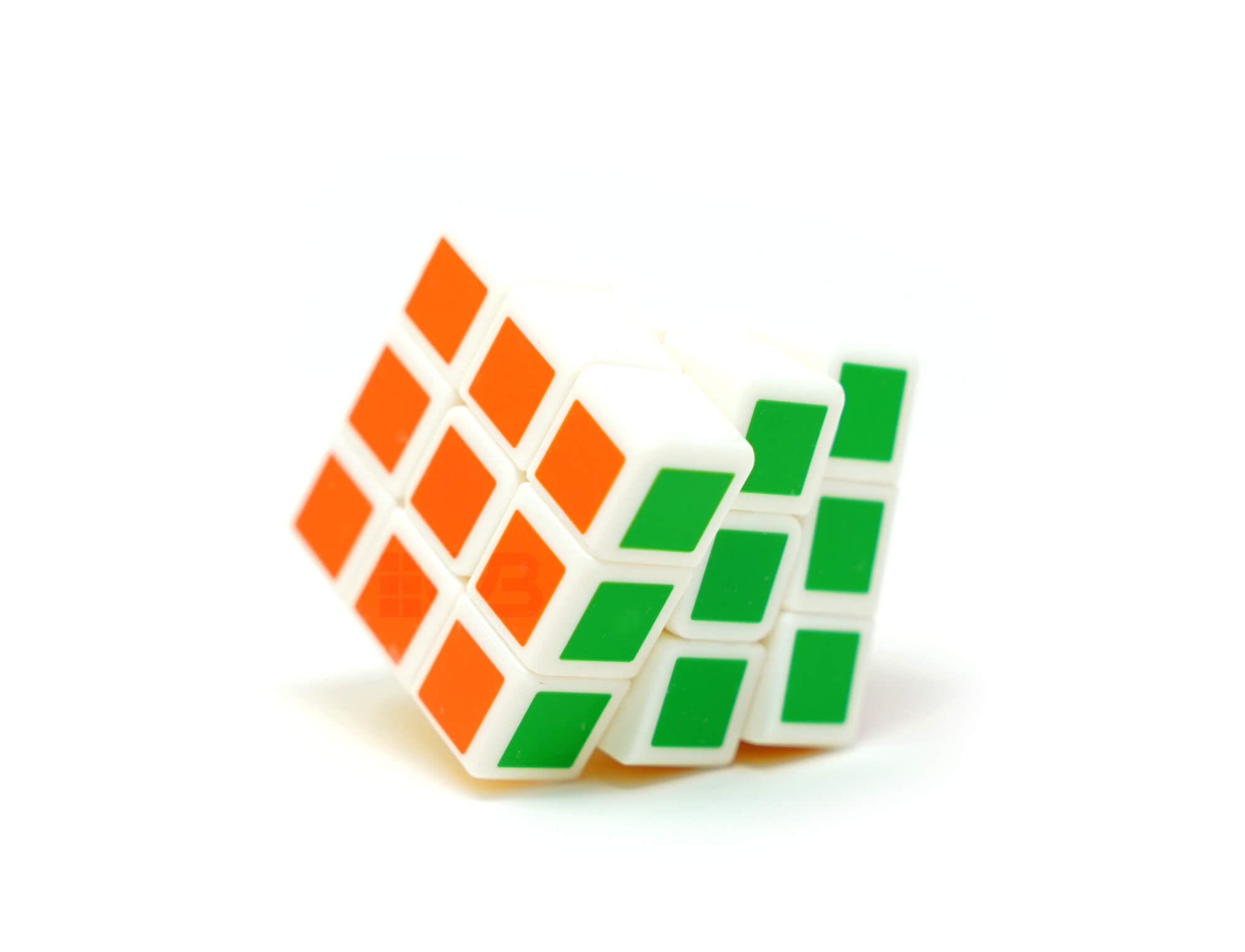 Cubo Mágico Mini QiYi 3x3 stickerless em ângulo lateral
