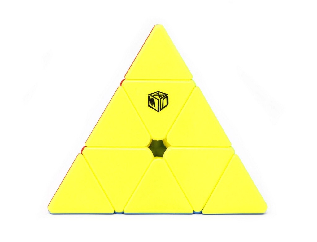 Pyraminx Bell Magnético QiYi stickerless — vista frontal mostrando as faces coloridas