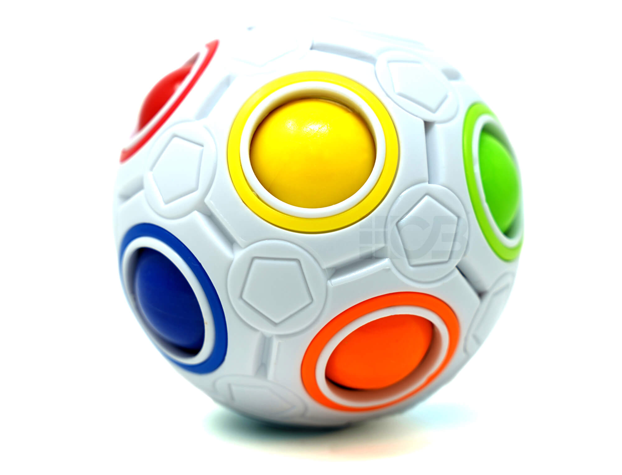 Detalhe das esferas coloridas do Rainbow Ball Fanxin branco em diferentes posições