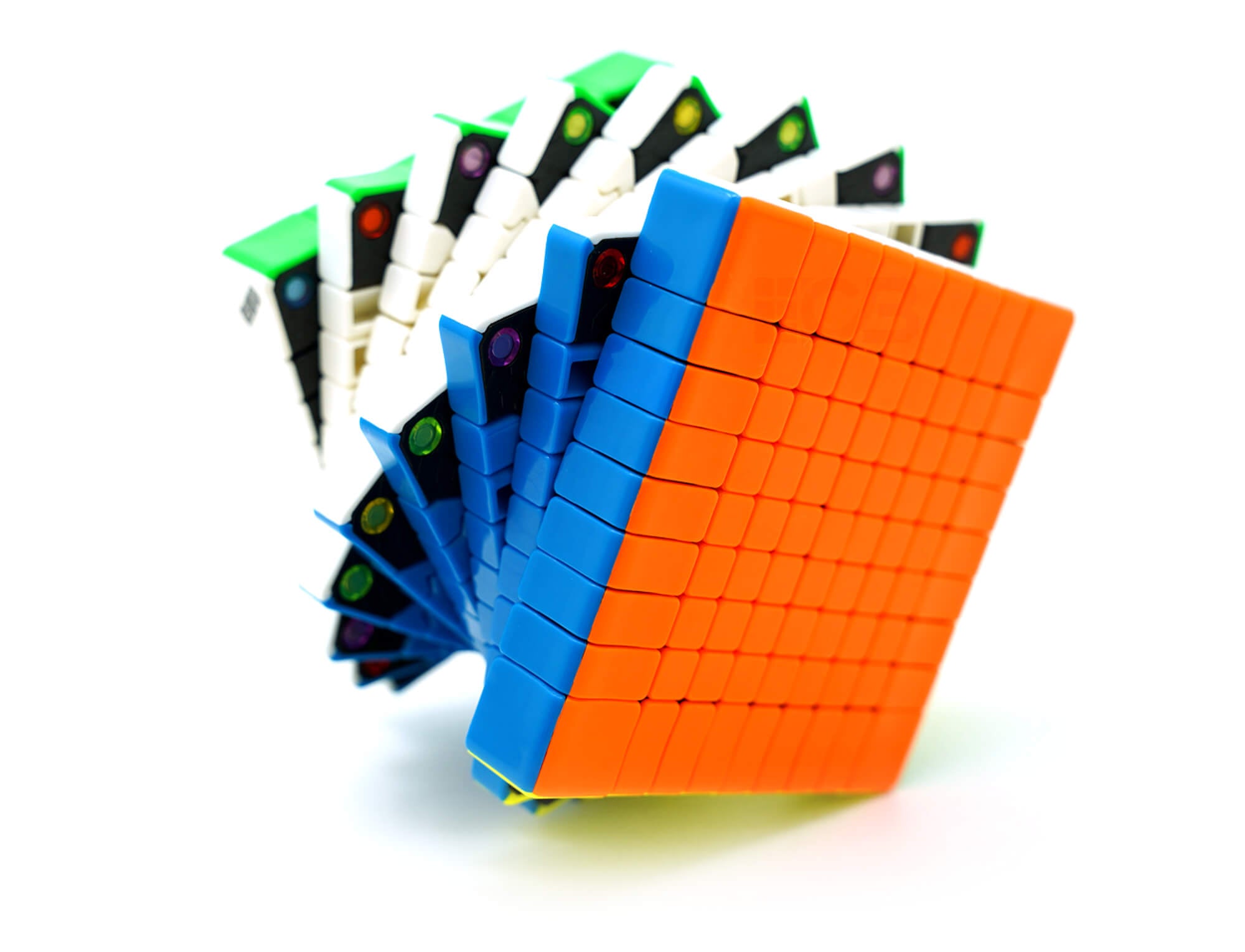 Cubo Mágico 9x9 Diansheng Galaxy com camadas desalinhadas durante resolução