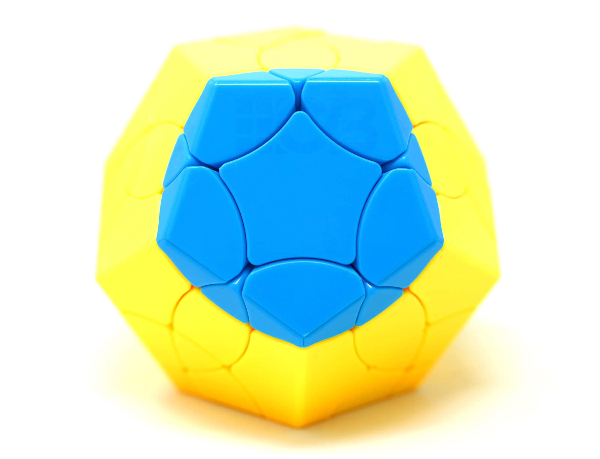 Megaminx Phoenix SengSo — ângulo em perspectiva mostrando três faces simultâneas